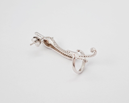 Серебряная серьга